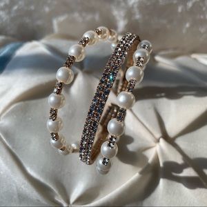 Elegant pearl and rhinestone bracelet